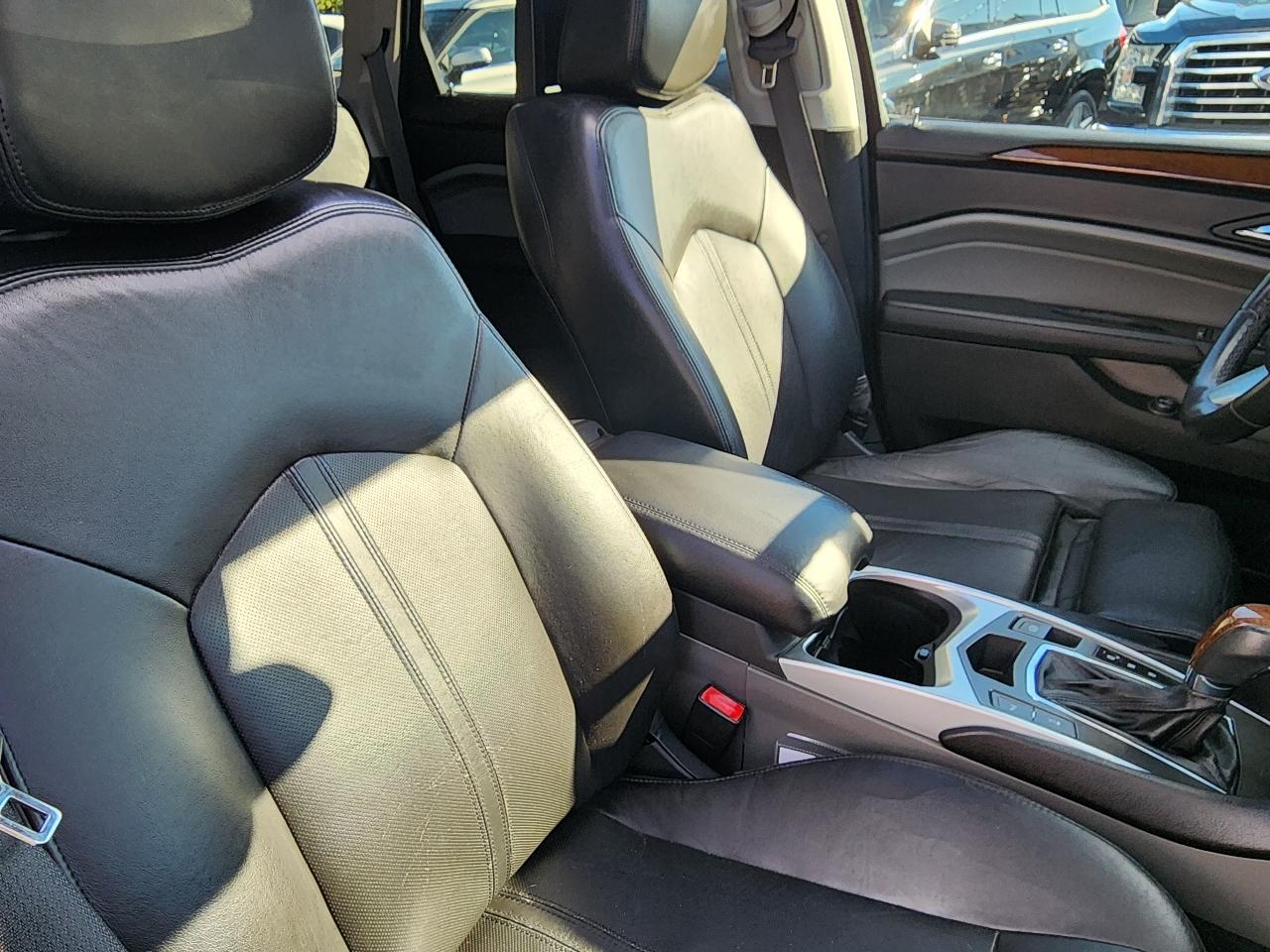 Cadillac SRX Luxury Collection 2010