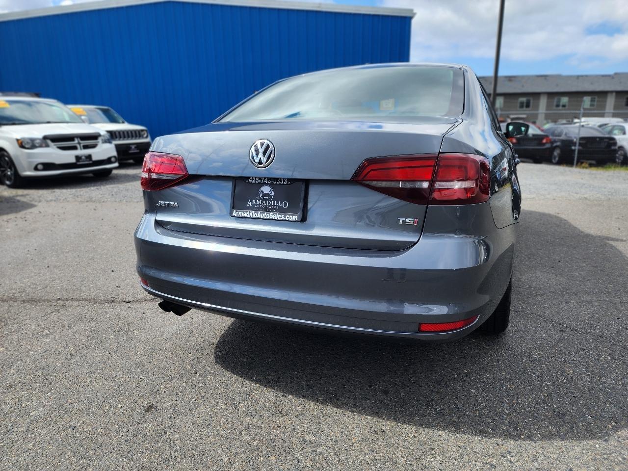 Volkswagen Jetta  2017