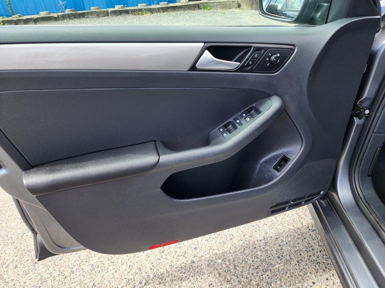 Volkswagen Jetta  2017