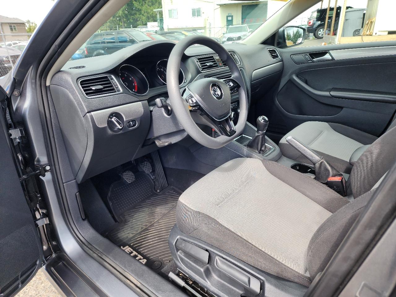 Volkswagen Jetta  2017