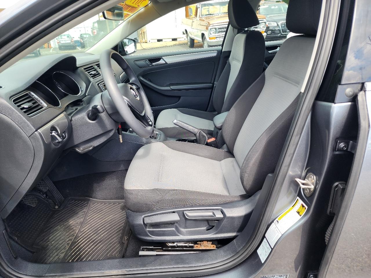 Volkswagen Jetta  2017