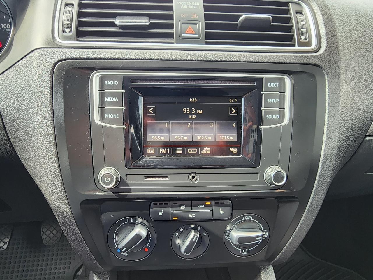 Volkswagen Jetta  2017