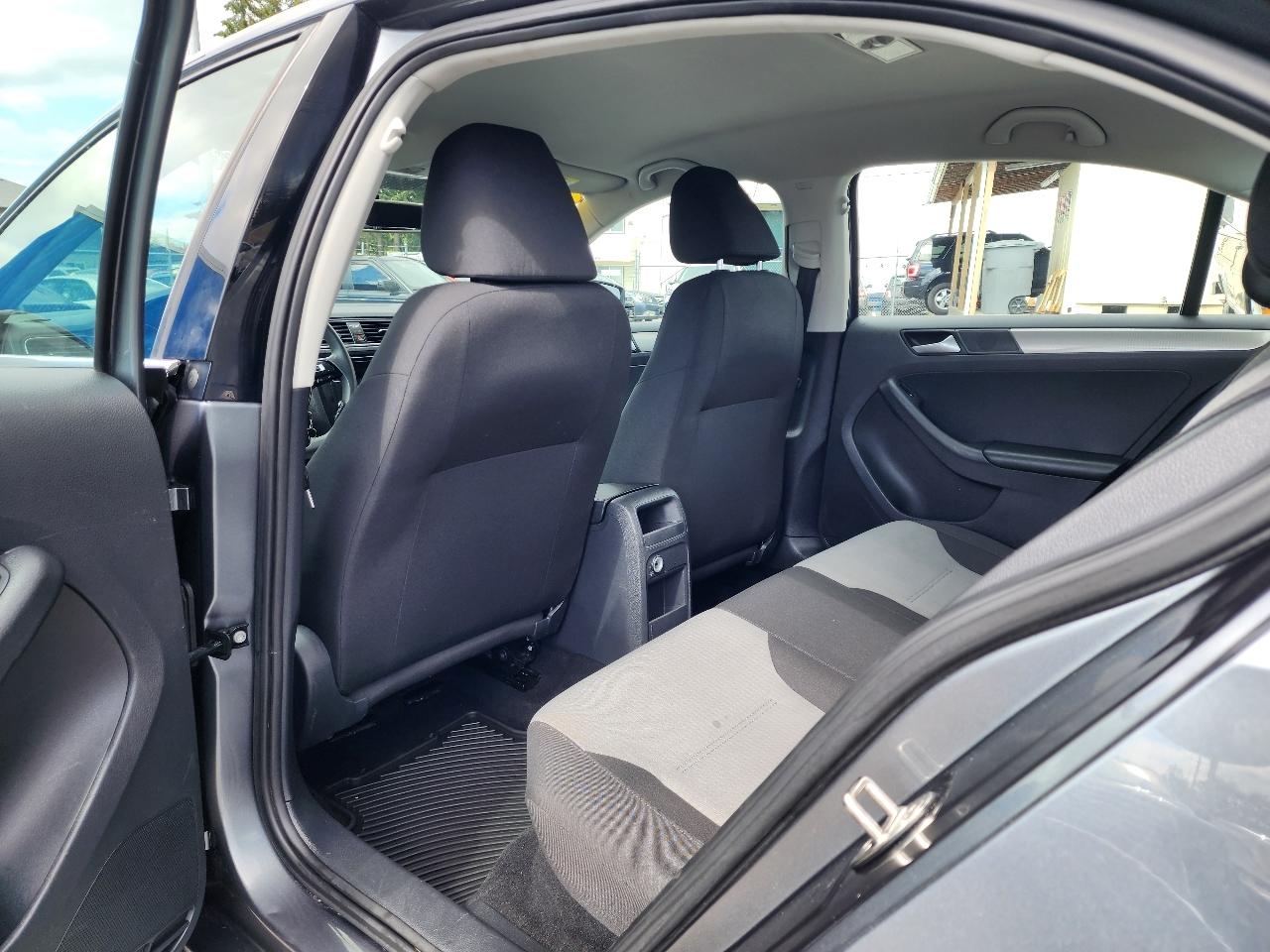 Volkswagen Jetta  2017