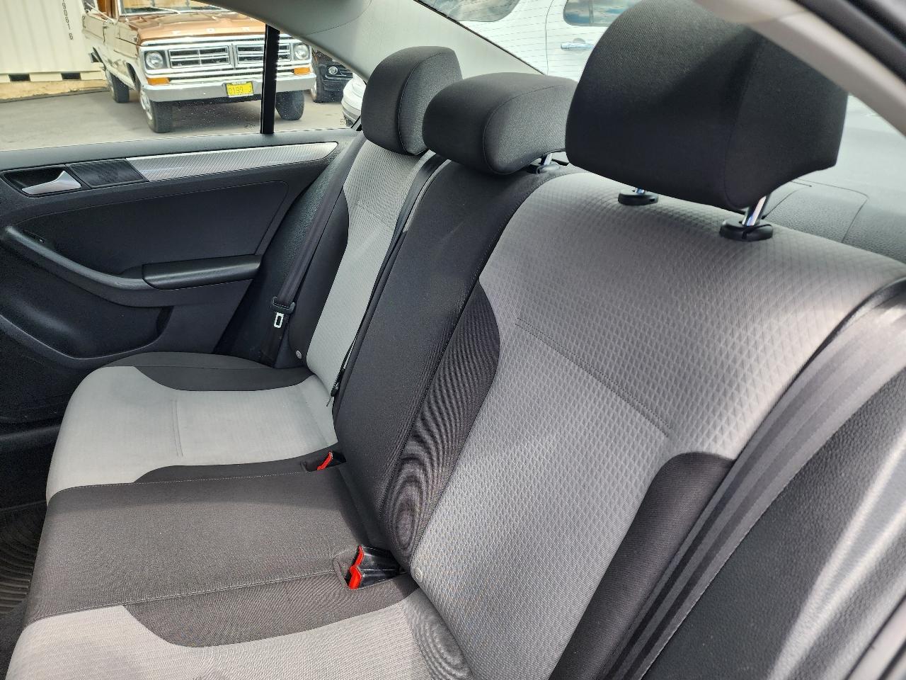 Volkswagen Jetta  2017