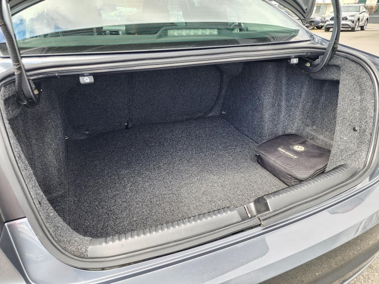 Volkswagen Jetta  2017