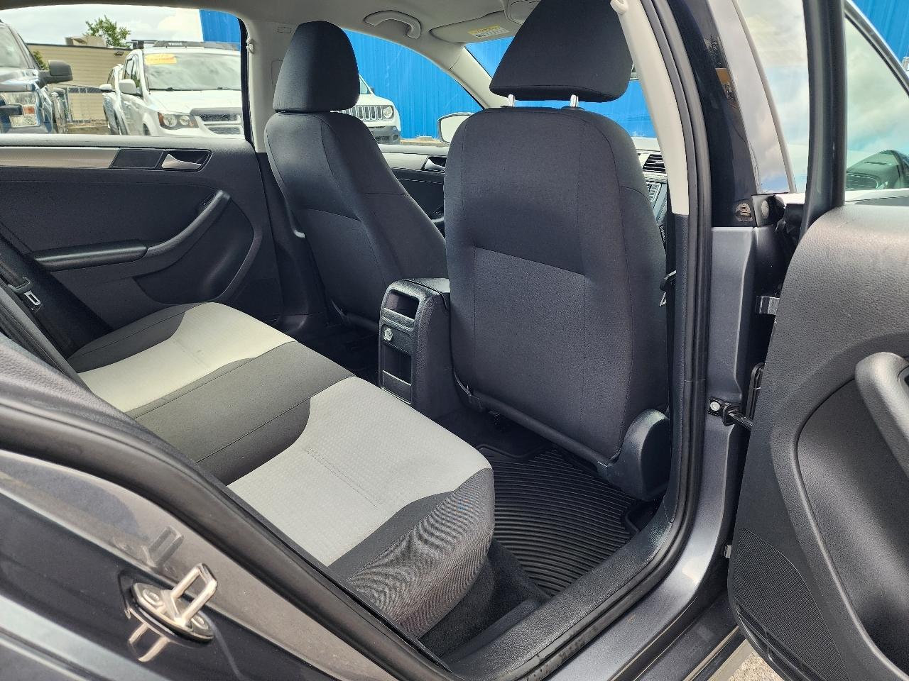 Volkswagen Jetta  2017