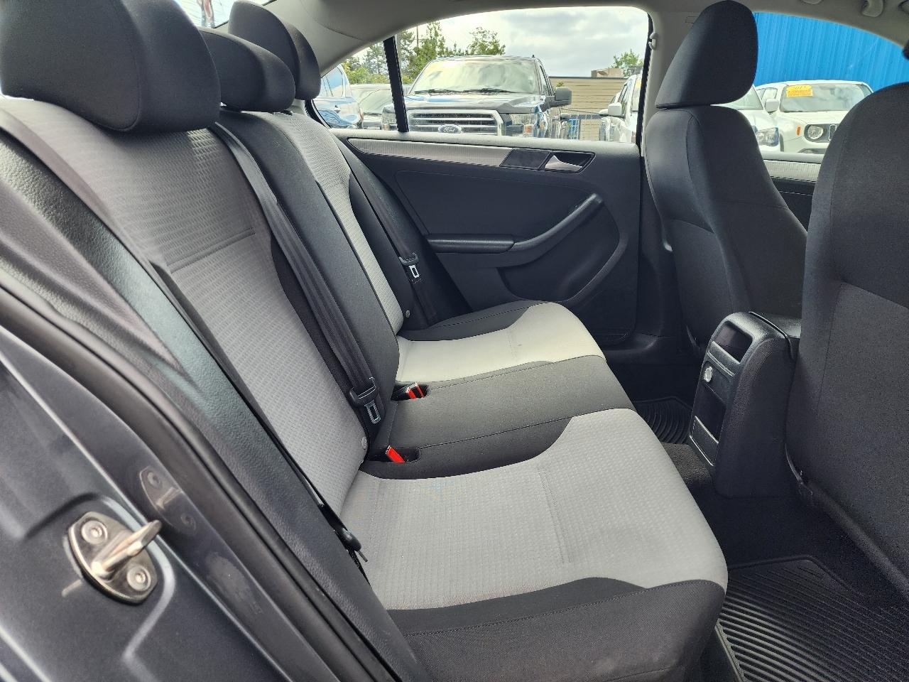 Volkswagen Jetta  2017