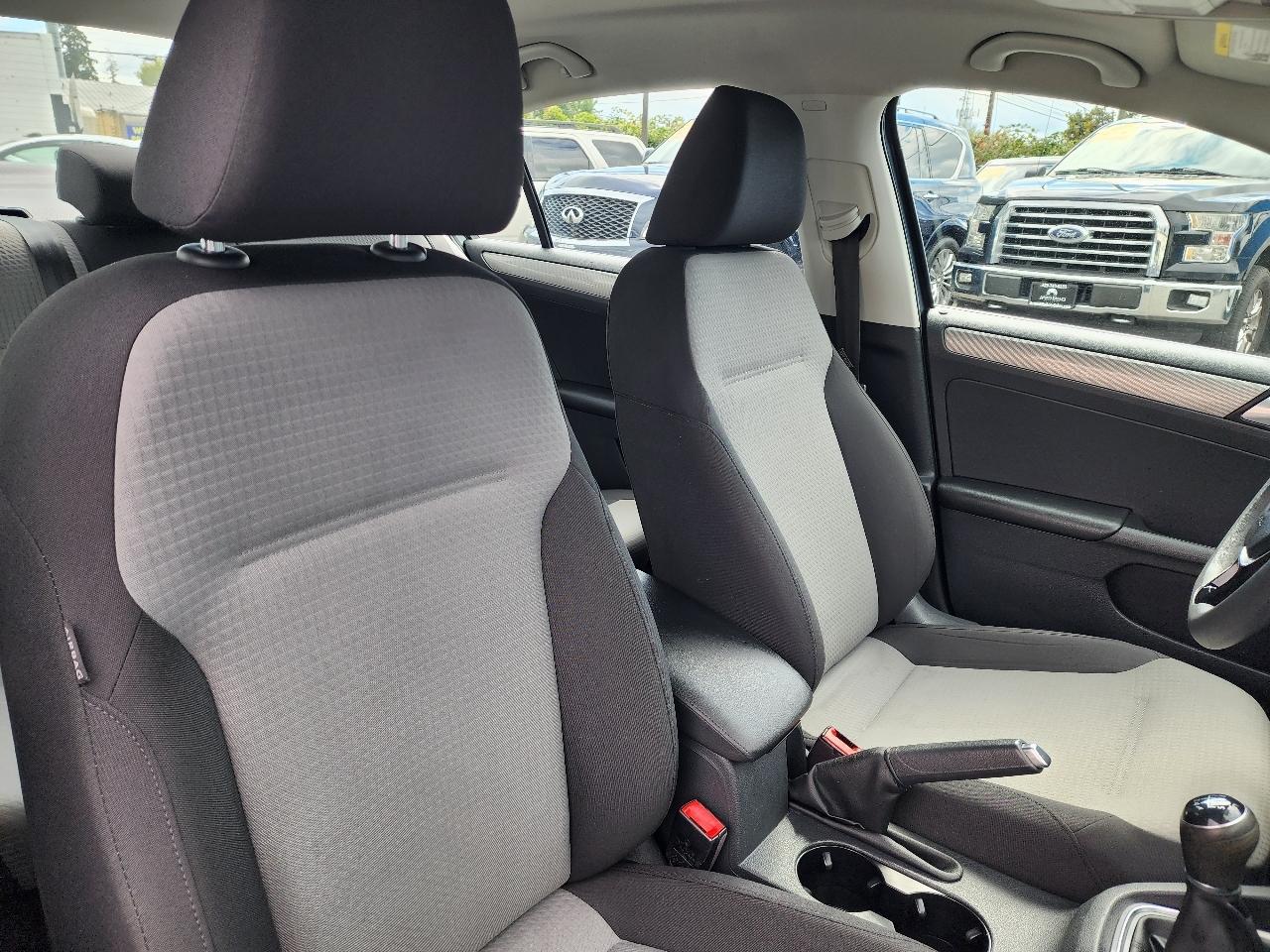 Volkswagen Jetta  2017
