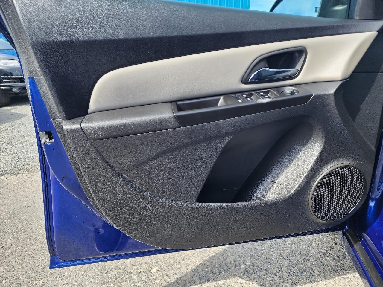 Chevrolet Cruze 4dr Sdn LS 2012