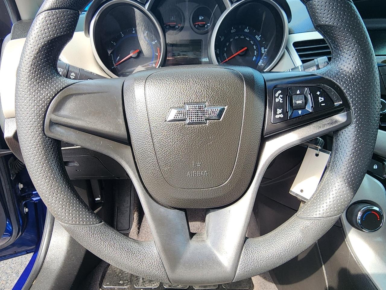 Chevrolet Cruze 4dr Sdn LS 2012
