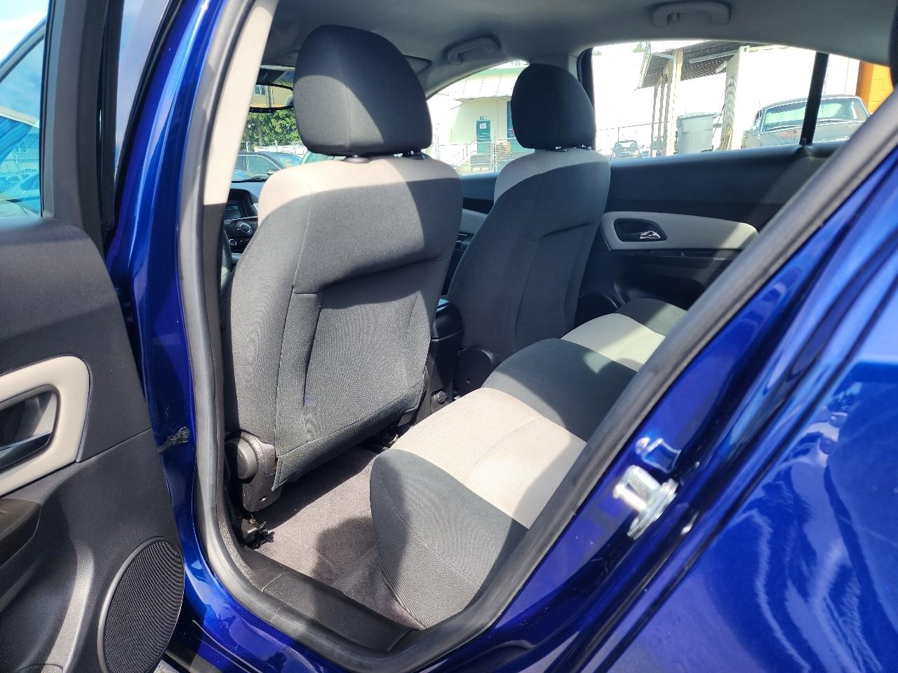 Chevrolet Cruze 4dr Sdn LS 2012