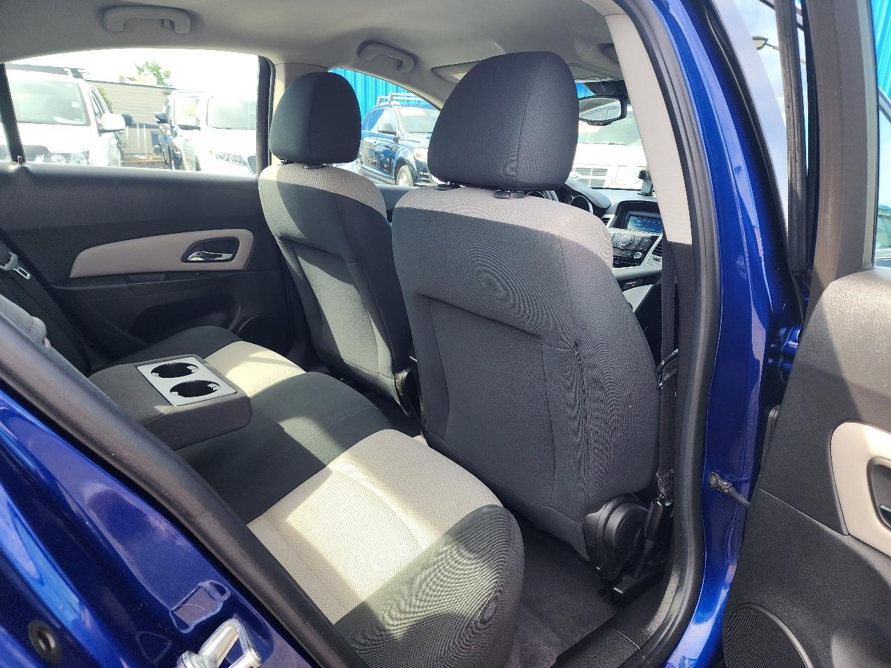 Chevrolet Cruze 4dr Sdn LS 2012