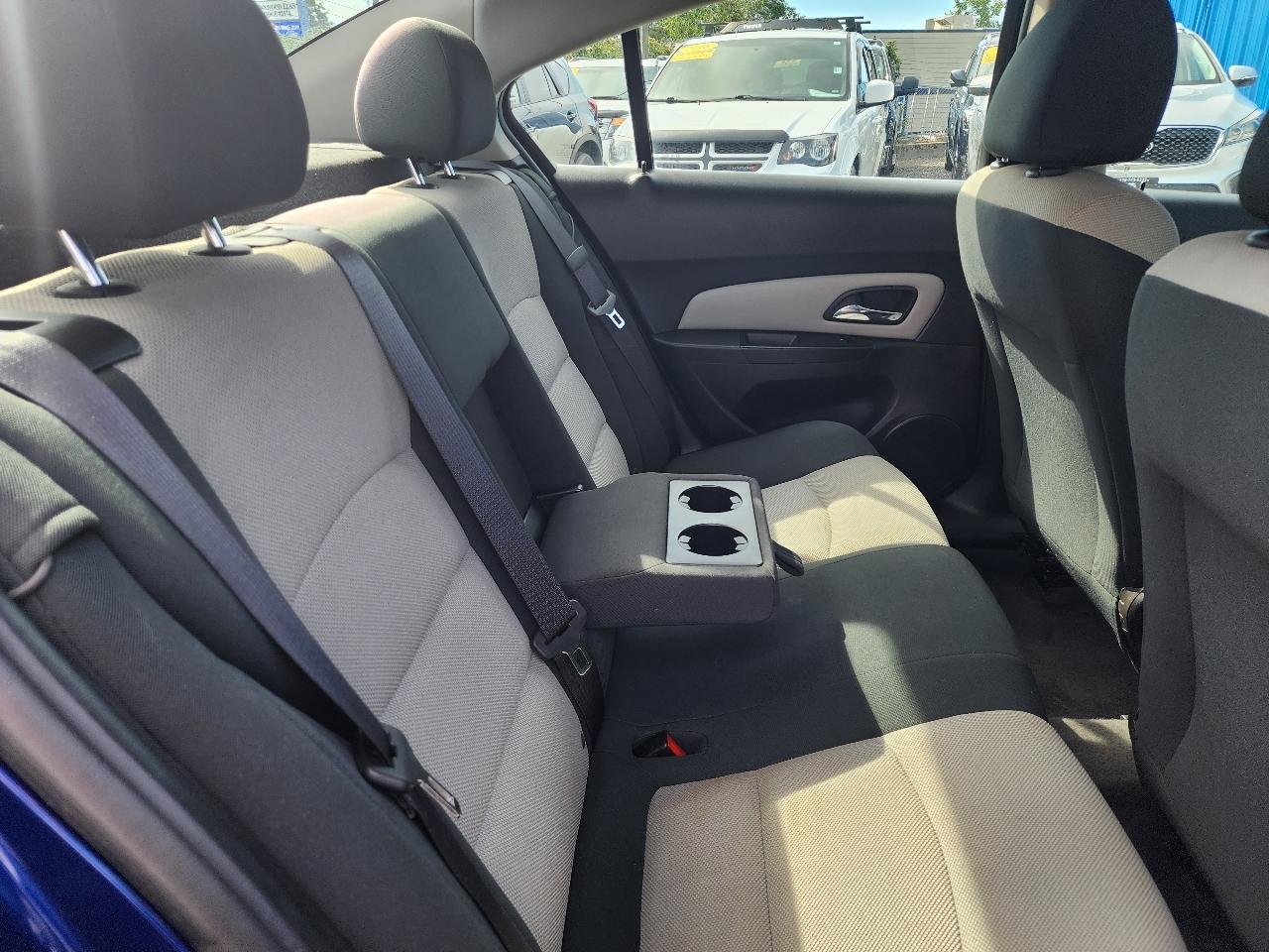 Chevrolet Cruze 4dr Sdn LS 2012