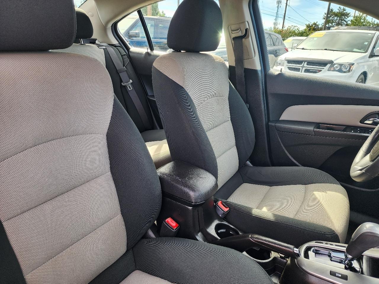 Chevrolet Cruze 4dr Sdn LS 2012