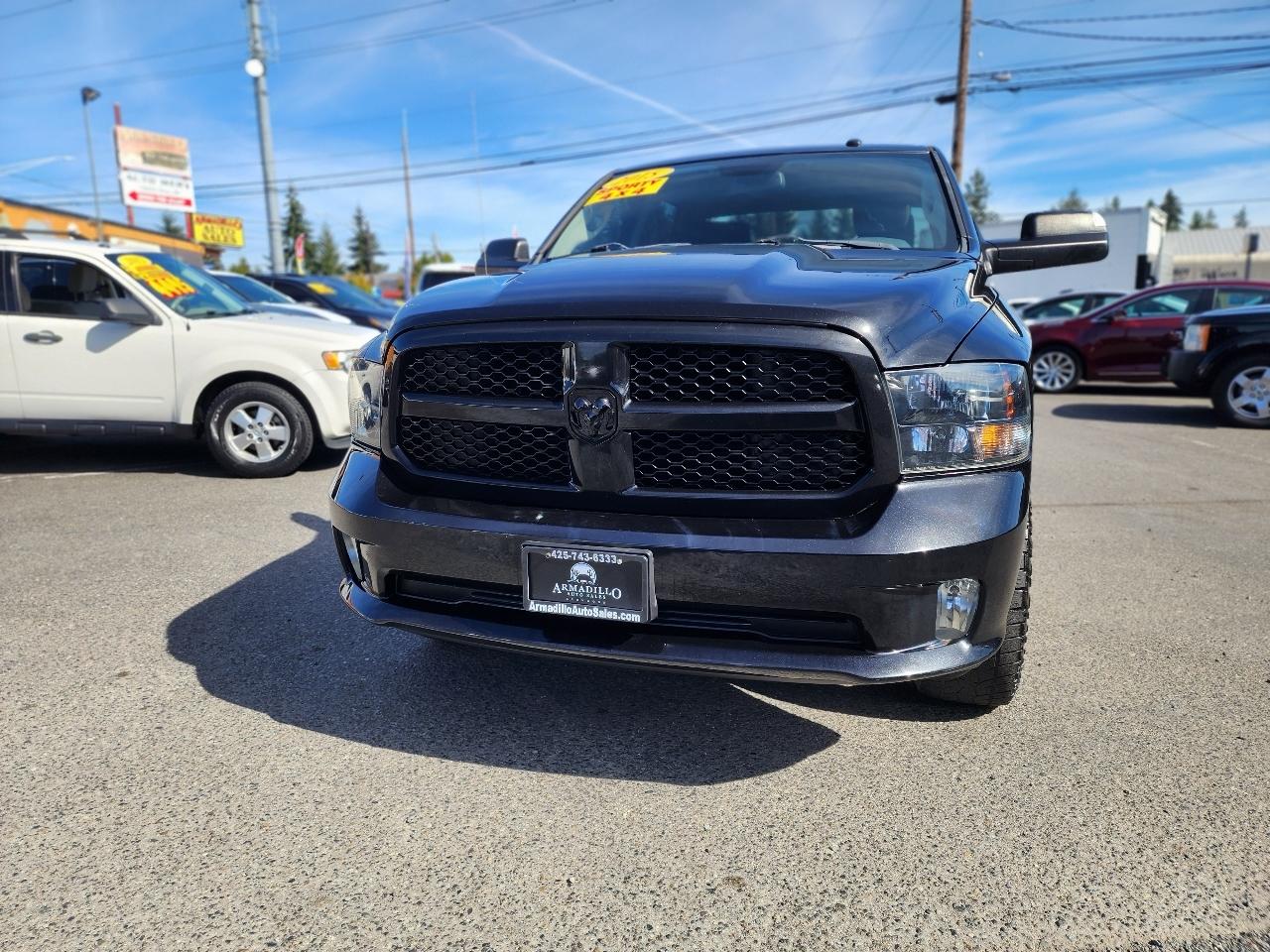 RAM 1500 4WD Crew Cab 140.5" Express 2015