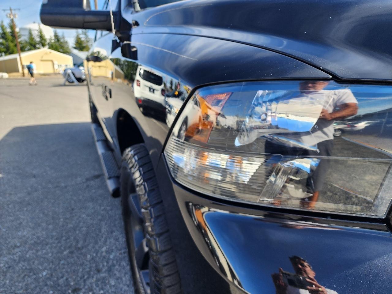 RAM 1500 4WD Crew Cab 140.5" Express 2015