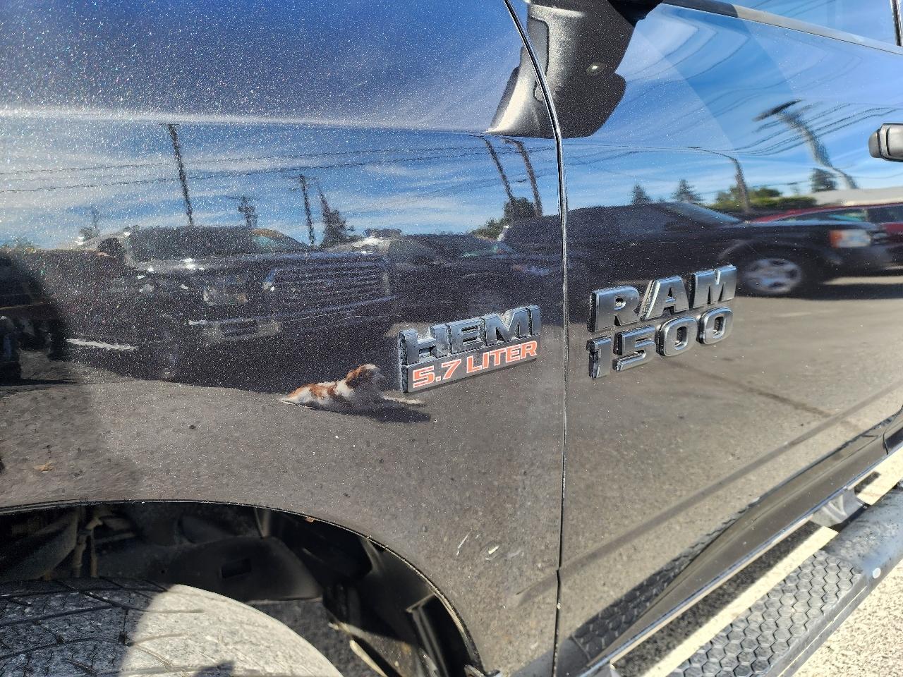 RAM 1500 4WD Crew Cab 140.5" Express 2015