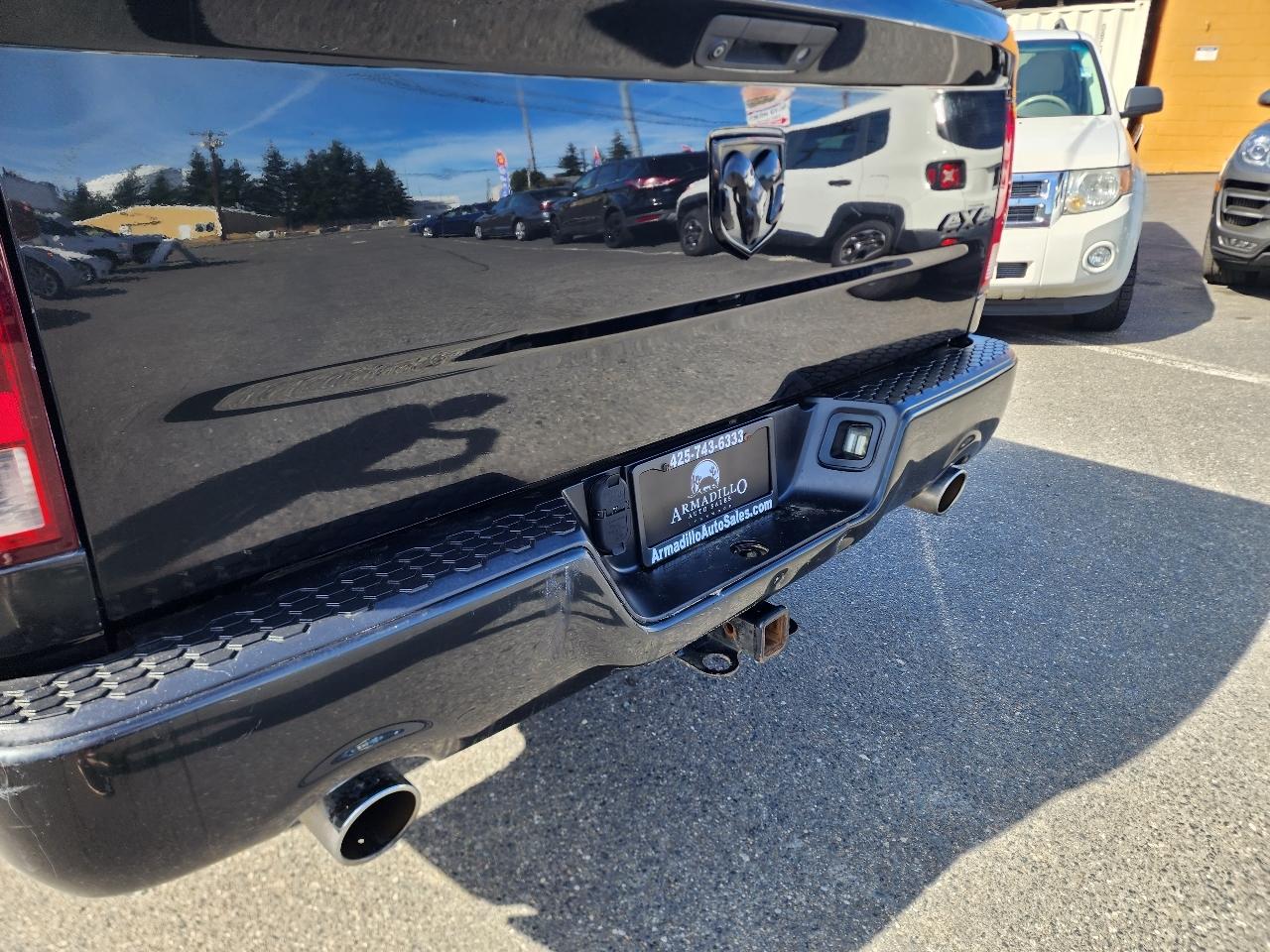 RAM 1500 4WD Crew Cab 140.5" Express 2015