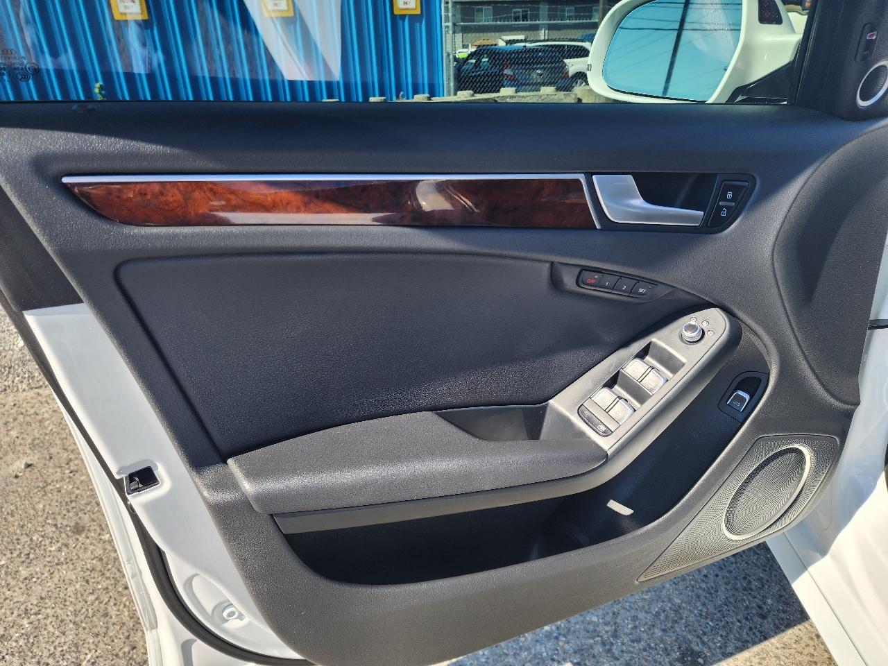 Audi A4 4dr Sdn Auto quattro 2.0T Premium Plus 2014