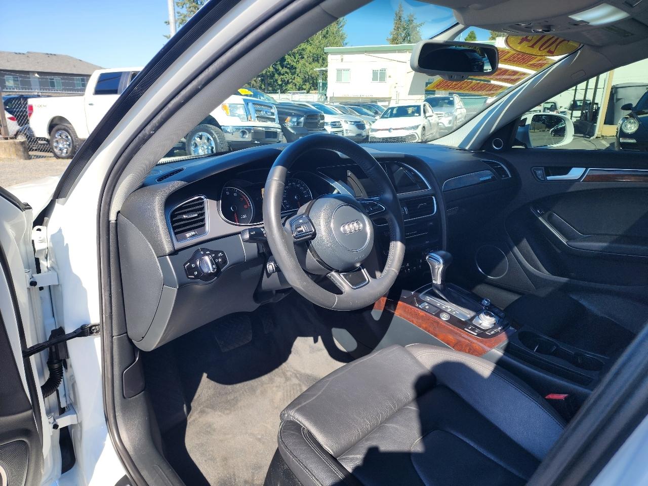Audi A4 4dr Sdn Auto quattro 2.0T Premium Plus 2014