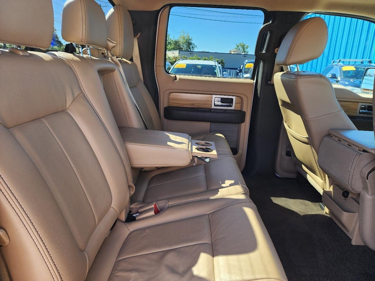 Ford F-150 4WD SuperCrew 139" Lariat 2011