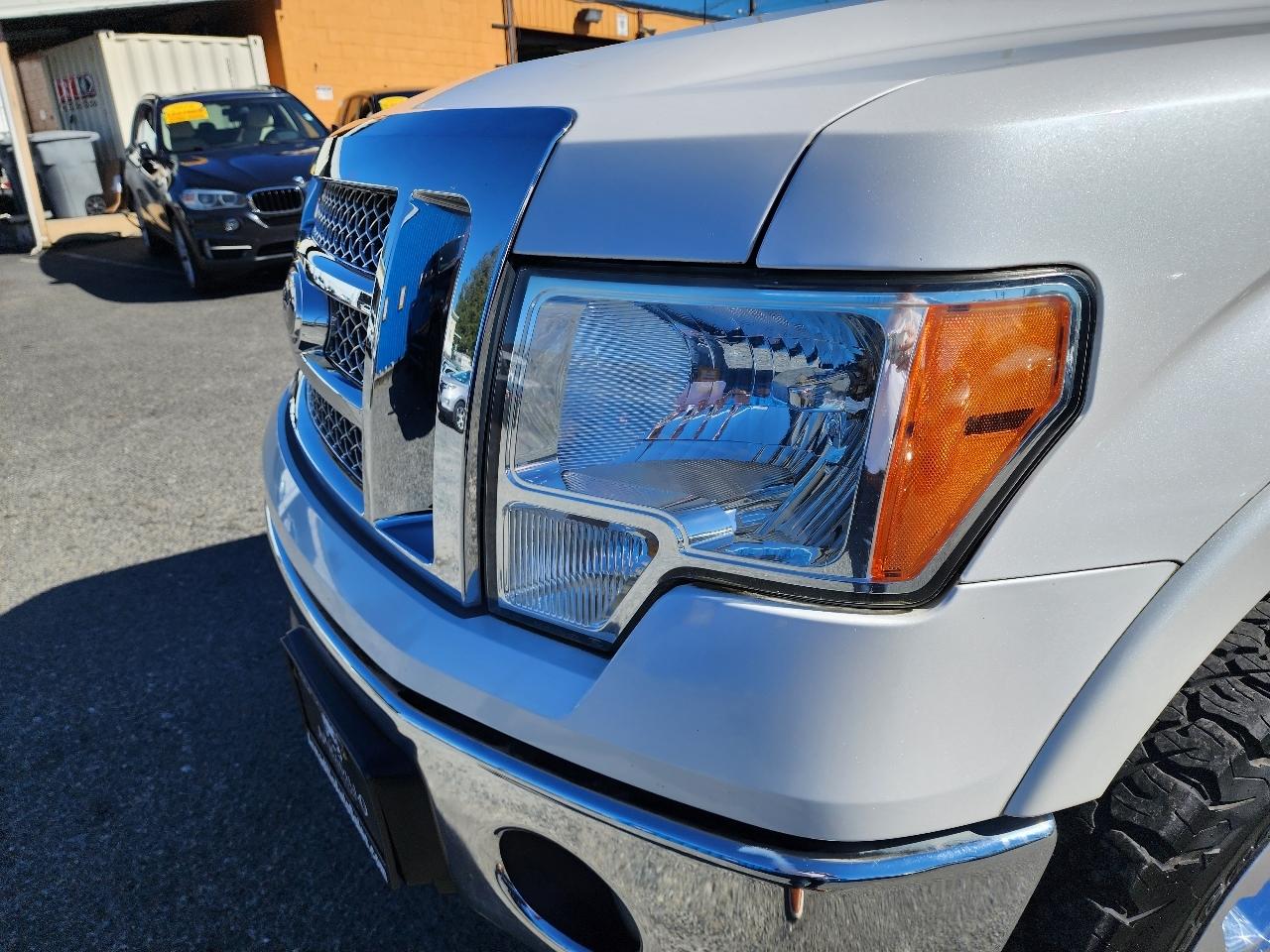 Ford F-150 4WD SuperCrew 139" Lariat 2011
