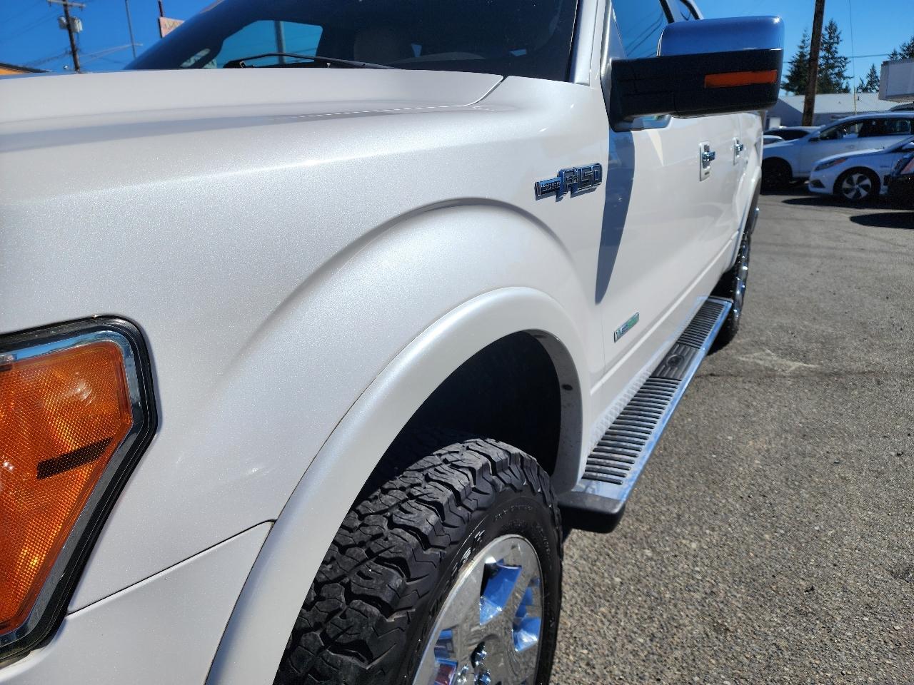 Ford F-150 4WD SuperCrew 139" Lariat 2011