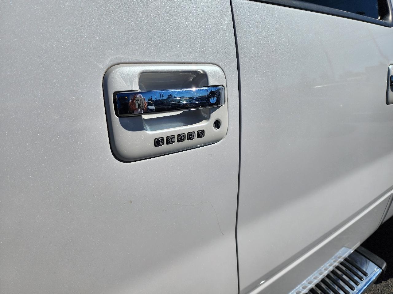 Ford F-150 4WD SuperCrew 139" Lariat 2011
