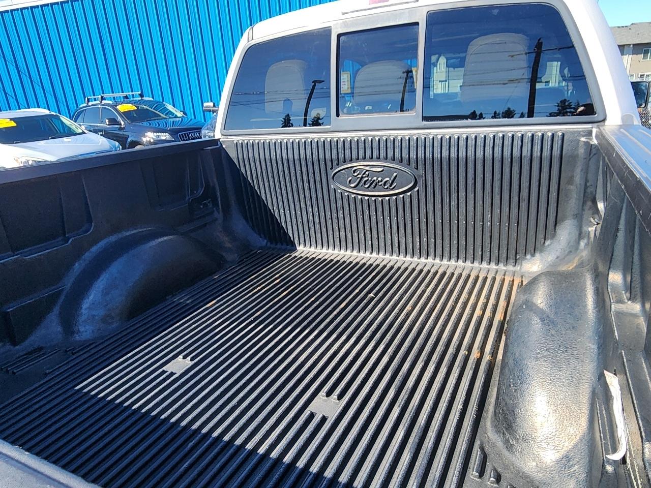Ford F-150 4WD SuperCrew 139" Lariat 2011