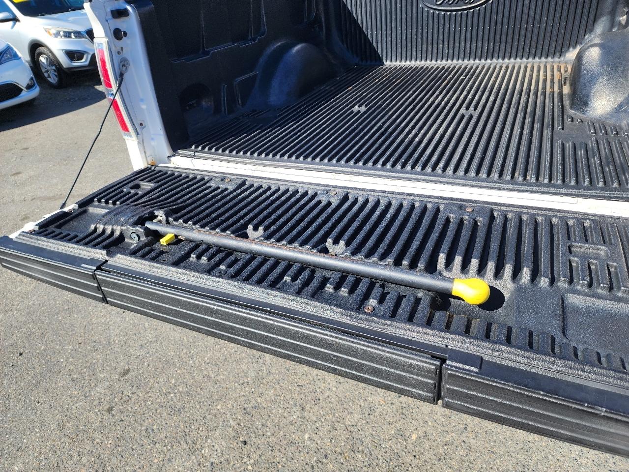 Ford F-150 4WD SuperCrew 139" Lariat 2011