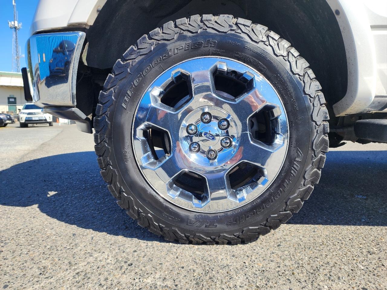 Ford F-150 4WD SuperCrew 139" Lariat 2011