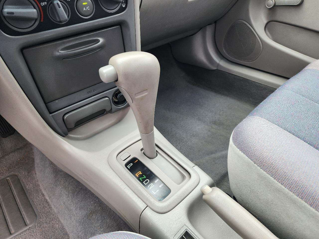 Toyota Corolla 4dr Sdn Auto (Natl) 1998