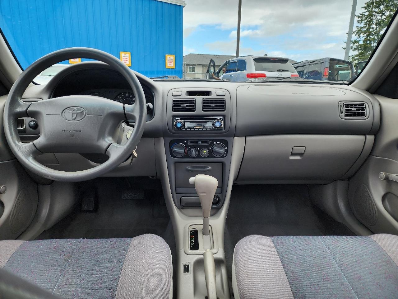 Toyota Corolla 4dr Sdn Auto (Natl) 1998