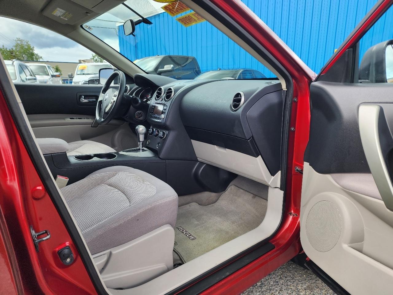 Nissan Rogue AWD 4dr SV 2011