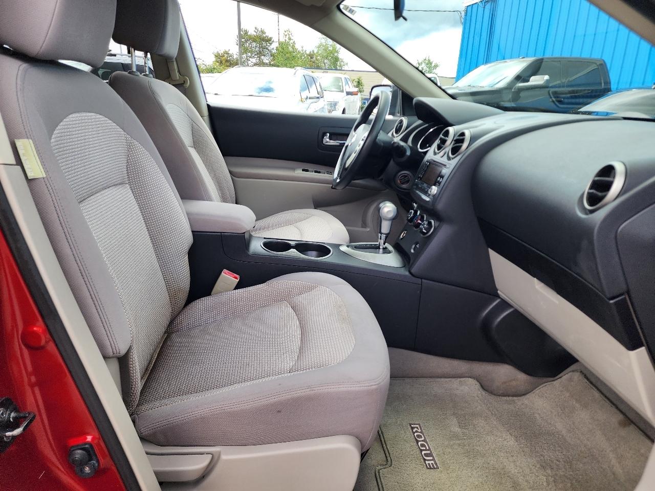 Nissan Rogue AWD 4dr SV 2011