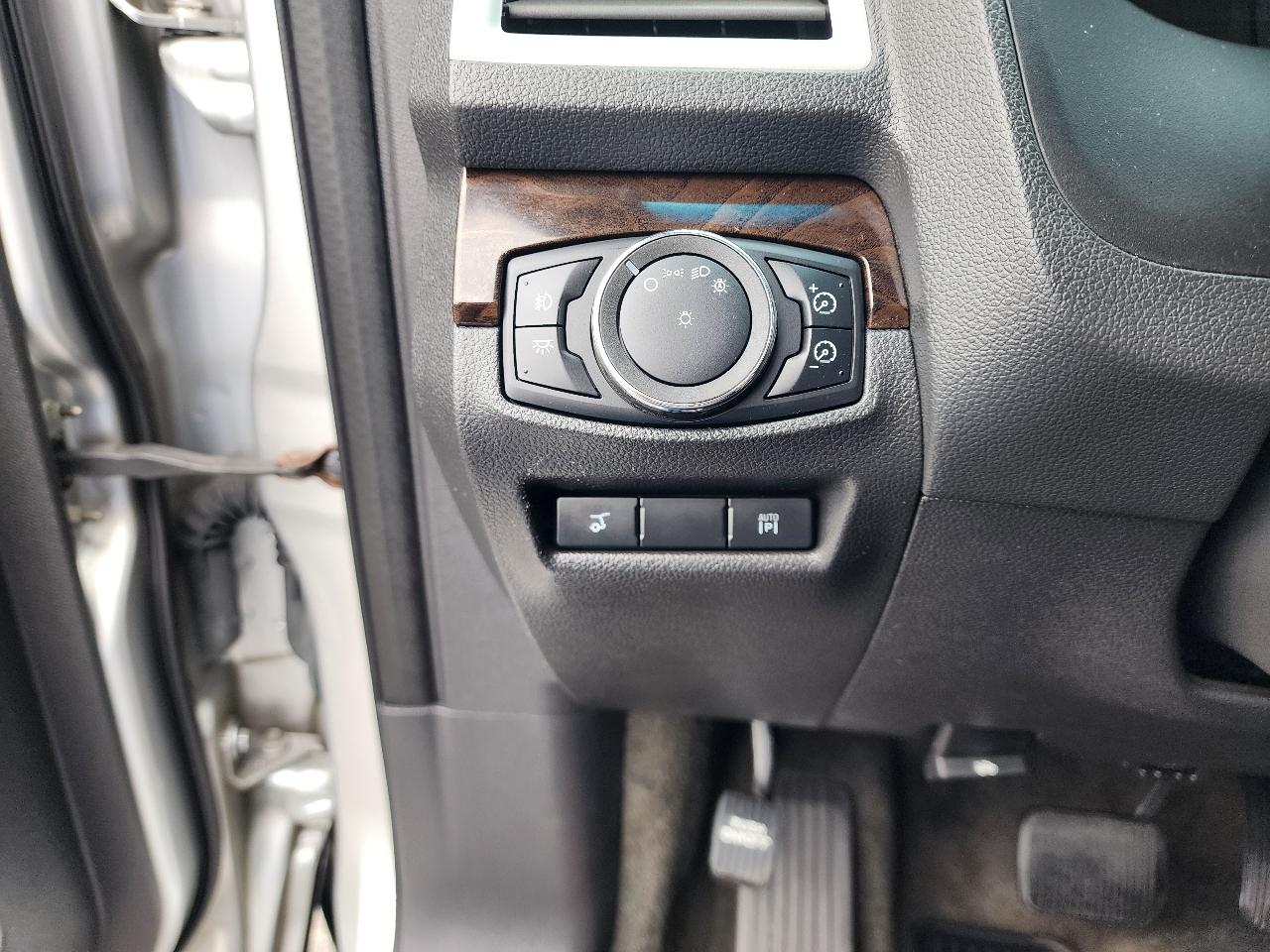 Ford Explorer FWD 4dr Limited 2011