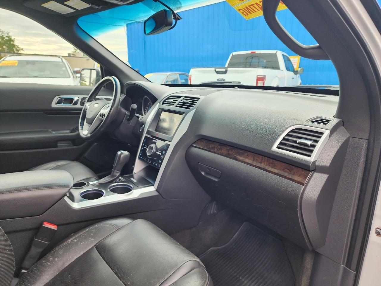 Ford Explorer FWD 4dr Limited 2011