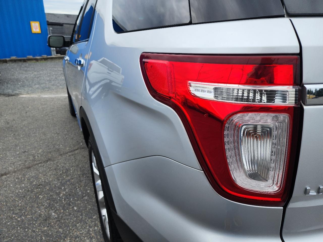 Ford Explorer FWD 4dr Limited 2011