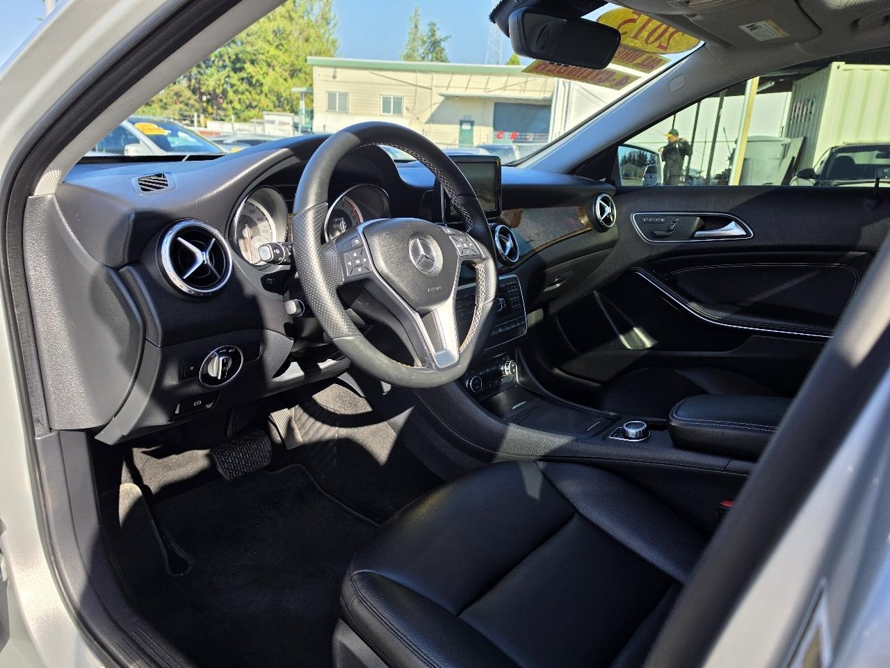 Mercedes-Benz GLA-Class  2015