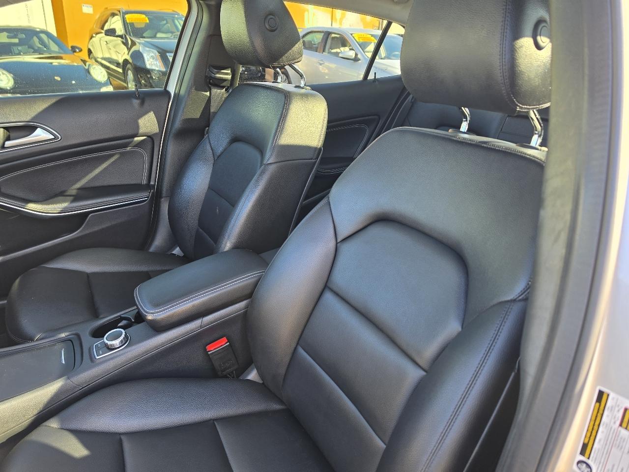 Mercedes-Benz GLA-Class  2015