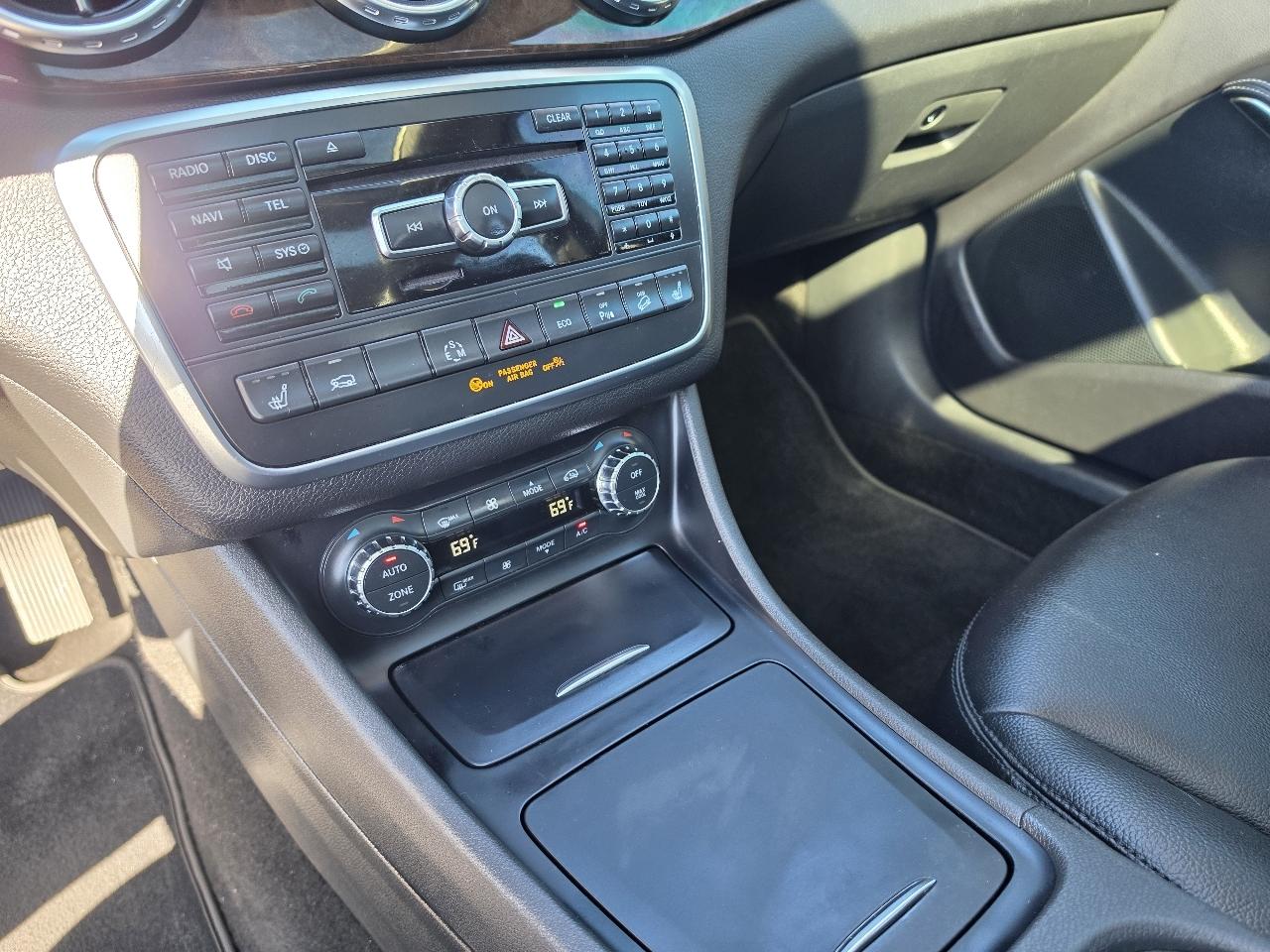 Mercedes-Benz GLA-Class  2015