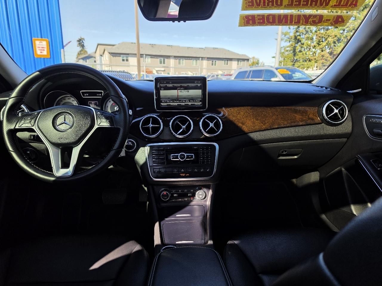 Mercedes-Benz GLA-Class  2015
