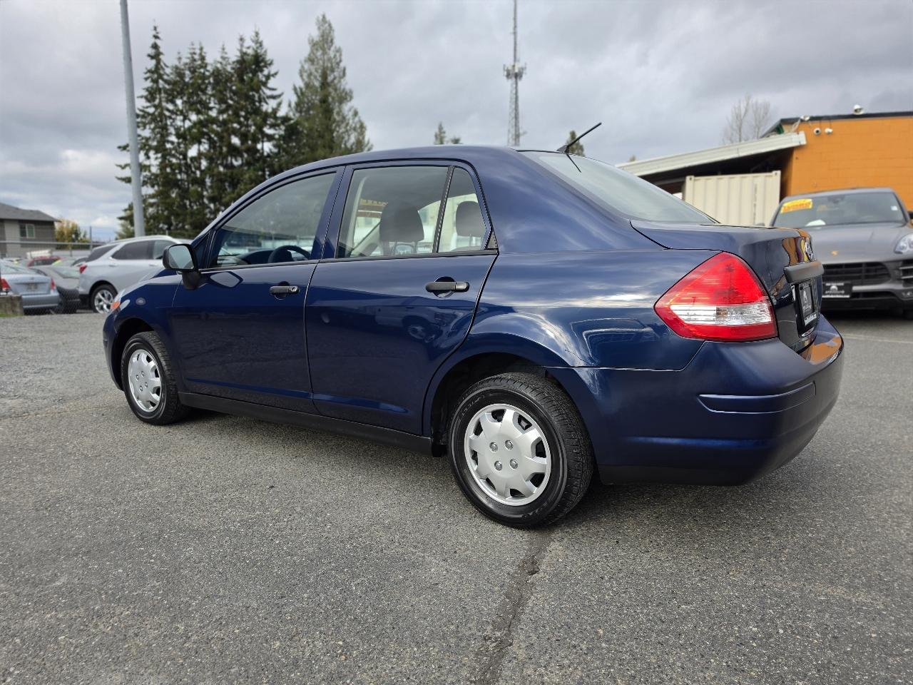 Nissan Versa 1.6 Sedan 2011