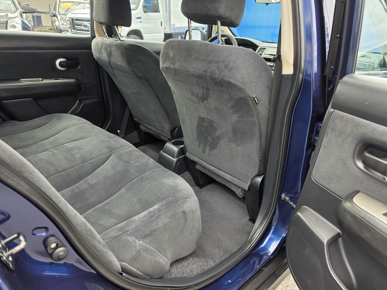 Nissan Versa 1.6 Sedan 2011