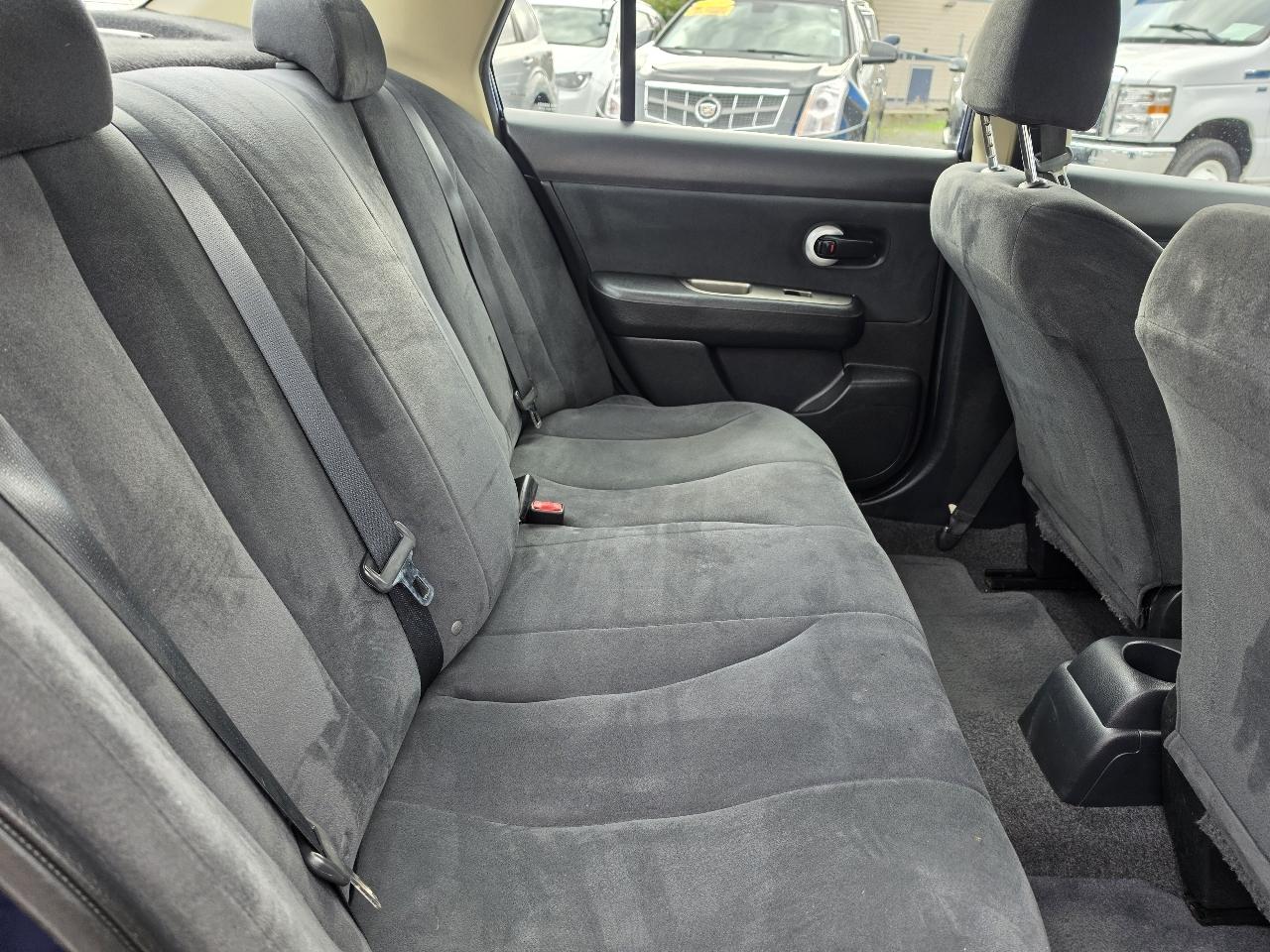 Nissan Versa 1.6 Sedan 2011