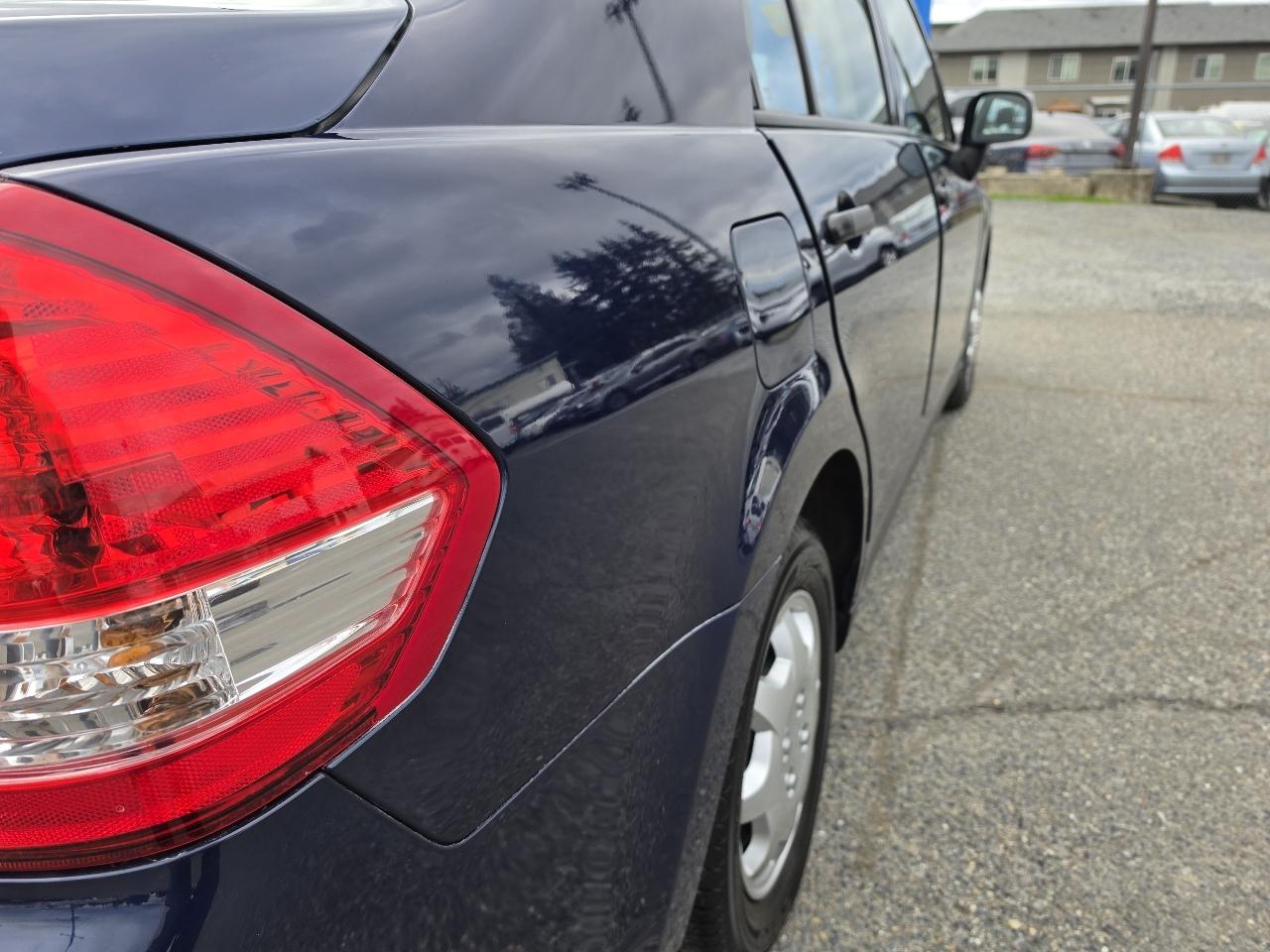 Nissan Versa 1.6 Sedan 2011