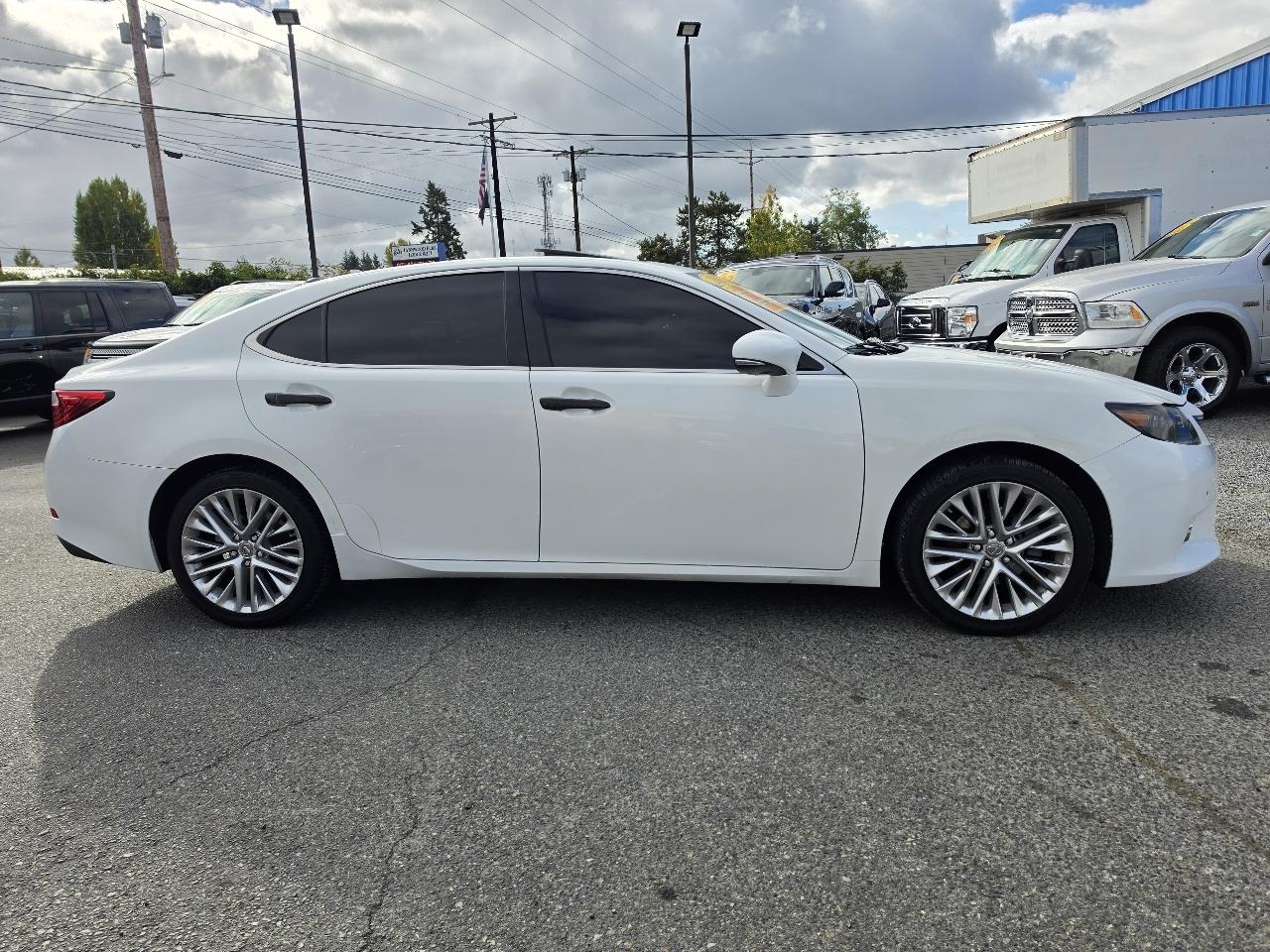 Lexus ES 350 4dr Sdn 2013