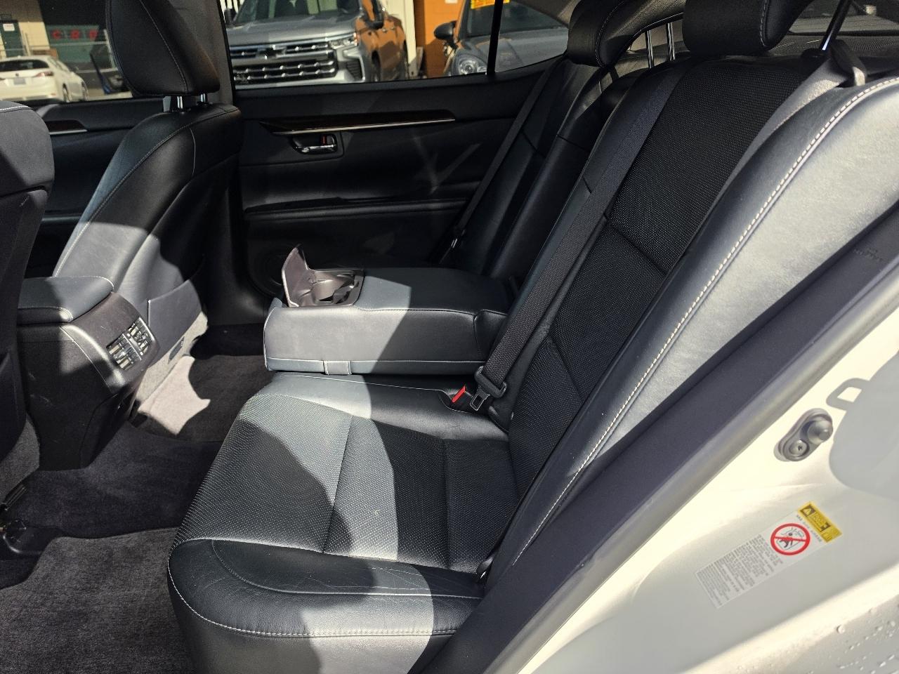 Lexus ES 350 4dr Sdn 2013