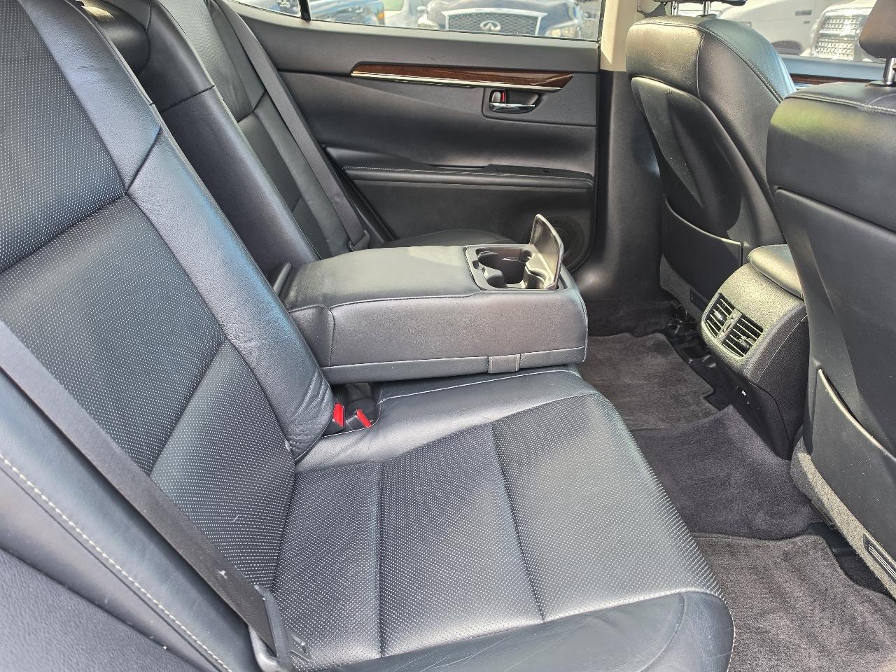 Lexus ES 350 4dr Sdn 2013