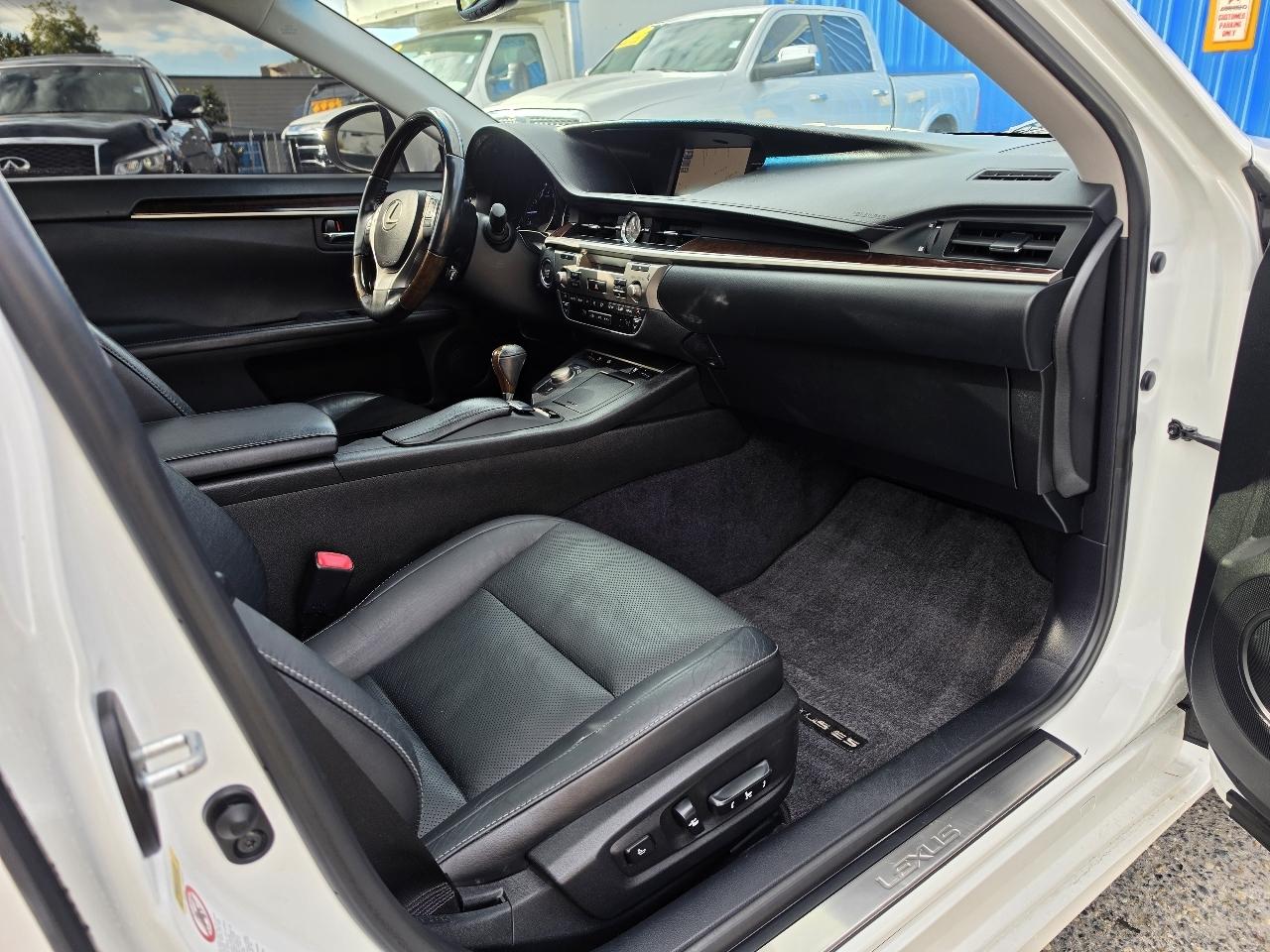 Lexus ES 350 4dr Sdn 2013